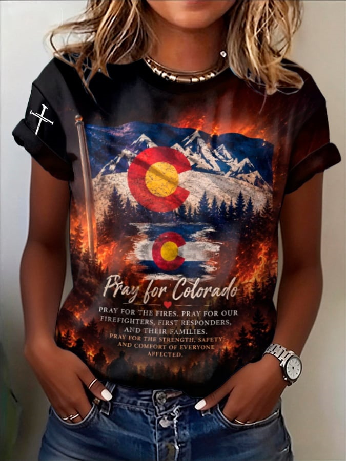 Retro Pray For Colorado Pray For The Fires. Pray For Our Firefighters, First Responders, And Their Families. Pray For The Strength, Safety, And Comfort Of Everyone Affected Print T-Shirt