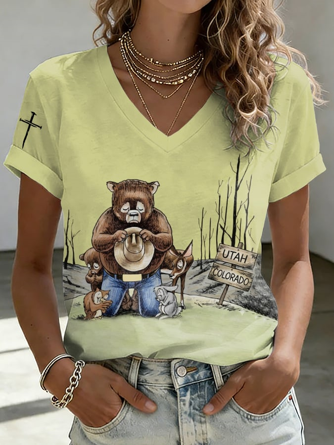 V-Neck Retro Utah Colorado Wildfires Bear And Woodland Animals Praying For Utah And Colorado Print T-Shirt
